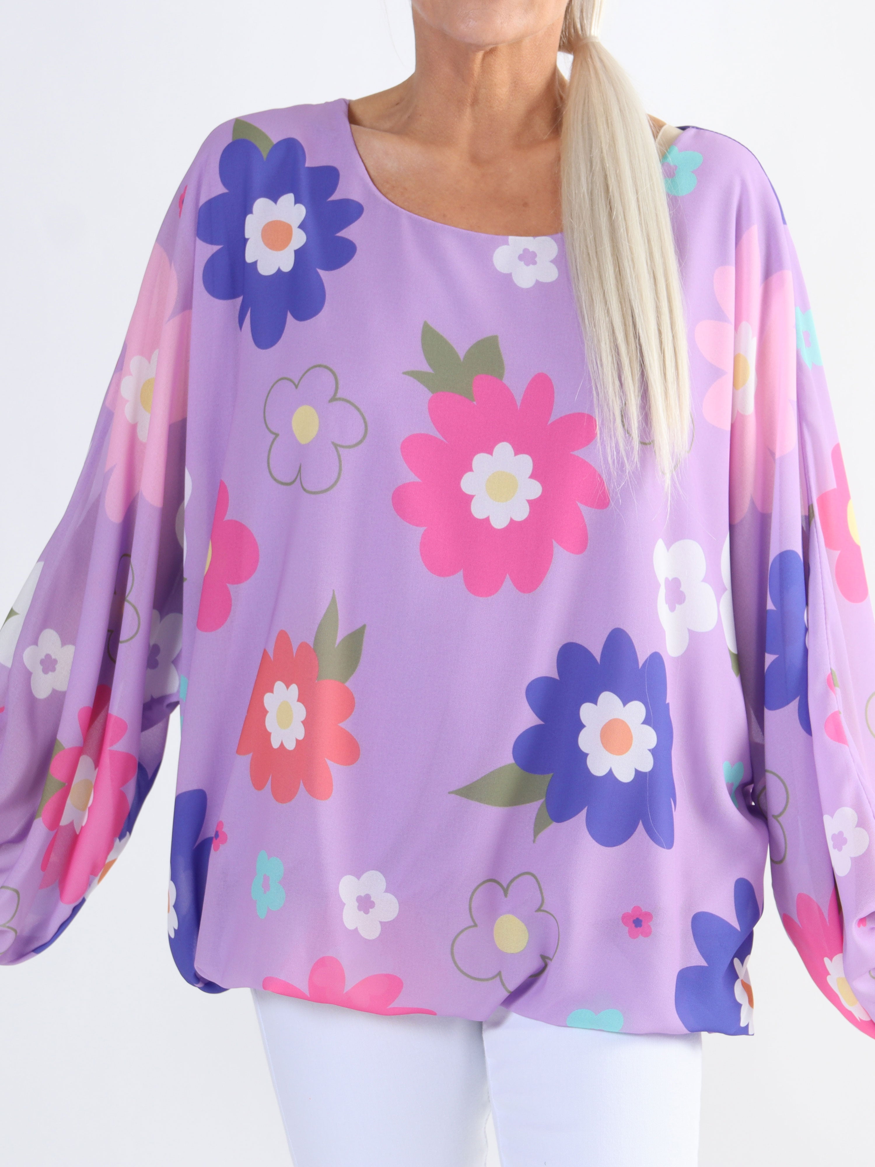 Destiny Flower - Chiffongblus med blommönster i plus size-modell